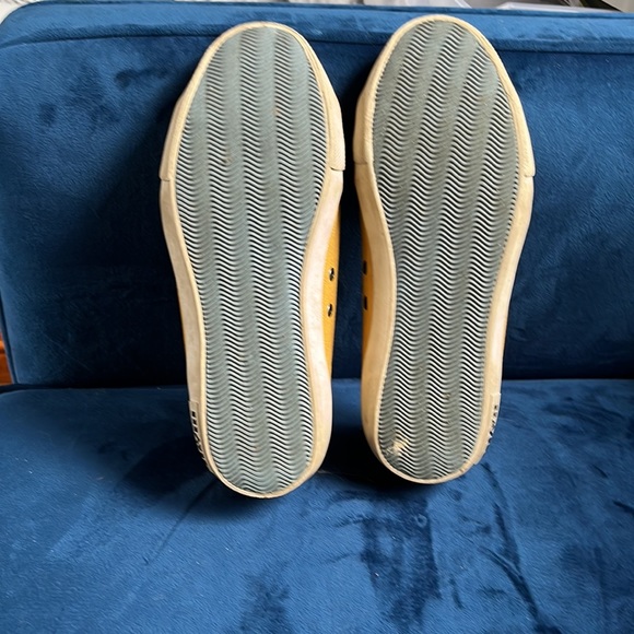 Yellow SeaVees lace ups - Picture 5 of 5